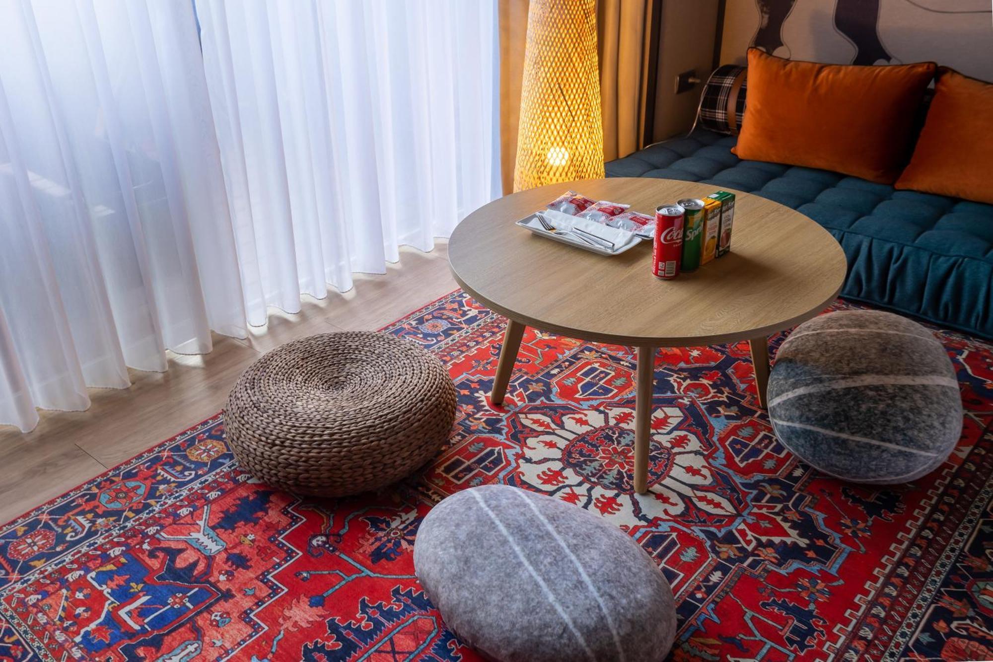 Hualien Farglory Hotel Yanliau Kültér fotó A carpet in a living room